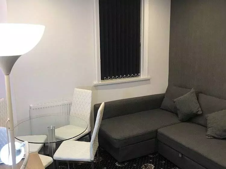 Shores Holiday Apartments