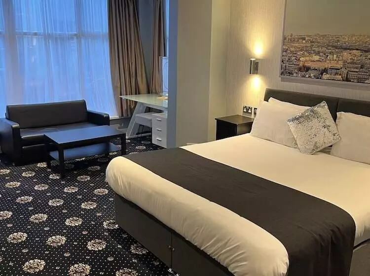 Shores Holiday Apartments