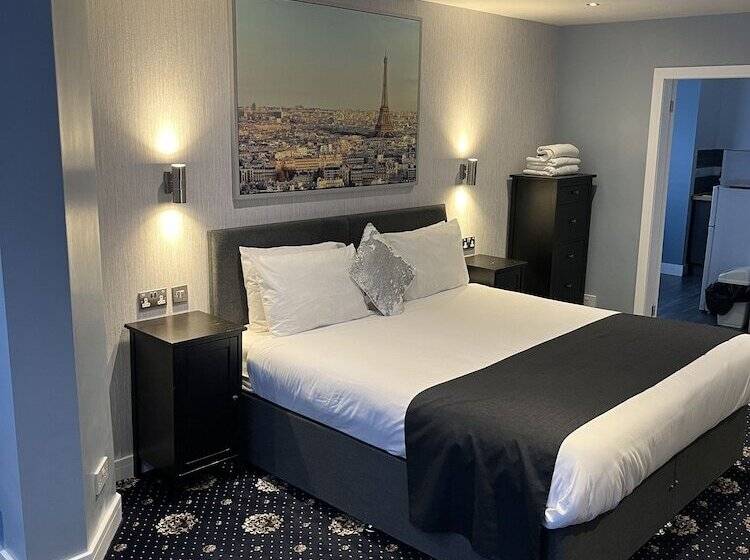 Shores Holiday Apartments