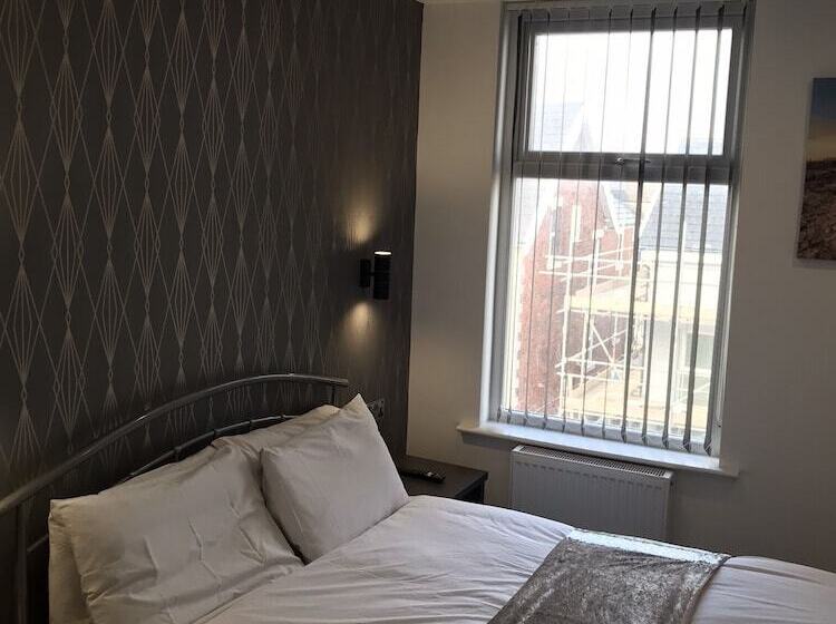 Shores Holiday Apartments