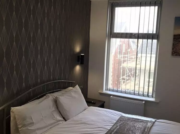 Shores Holiday Apartments