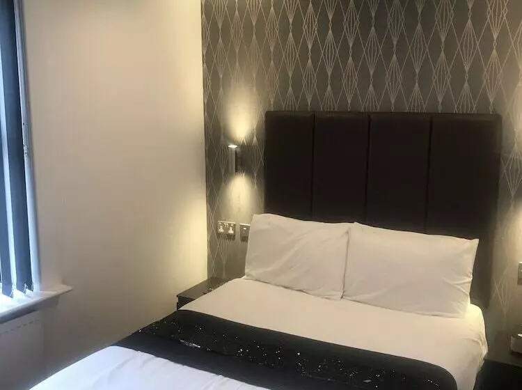 Shores Holiday Apartments