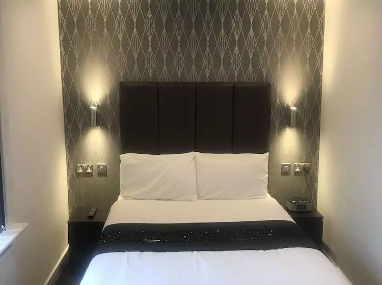 Shores Holiday Apartments