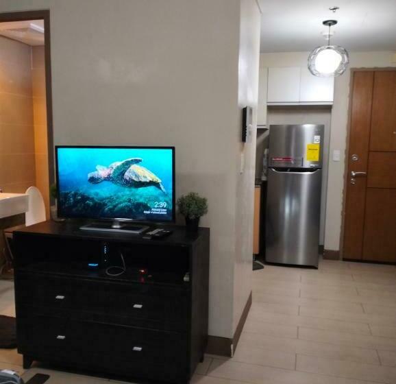 Rqui Condotel Infront Of Naia Terminal 3