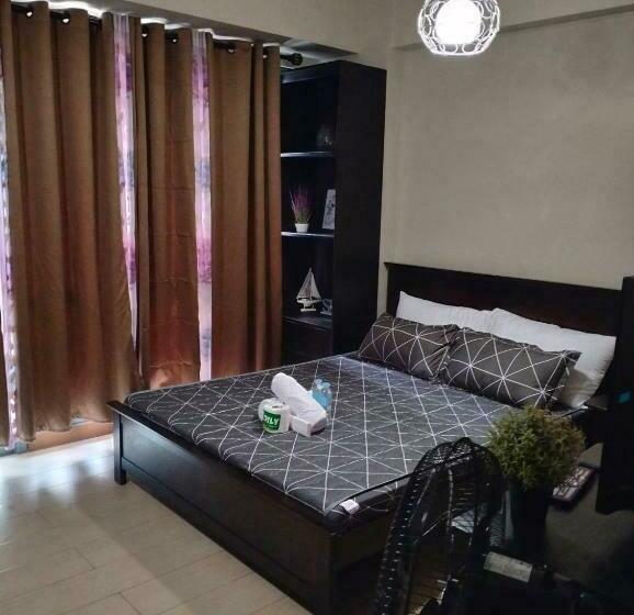 Rqui Condotel Infront Of Naia Terminal 3