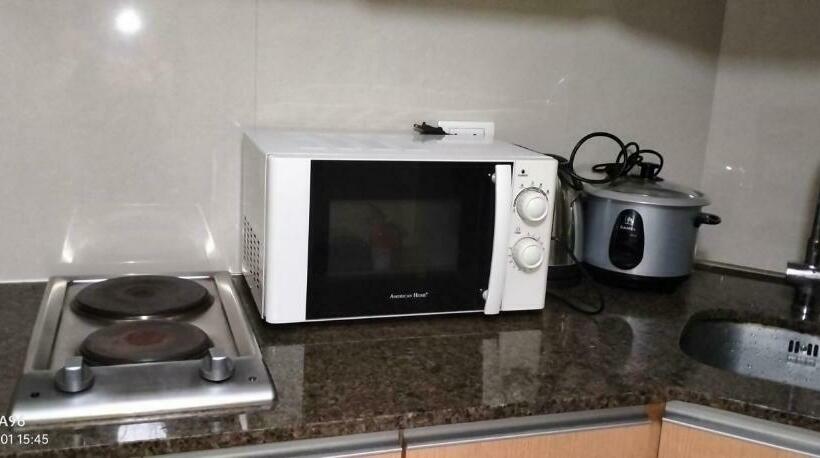 Rqui Condotel Infront Of Naia Terminal 3