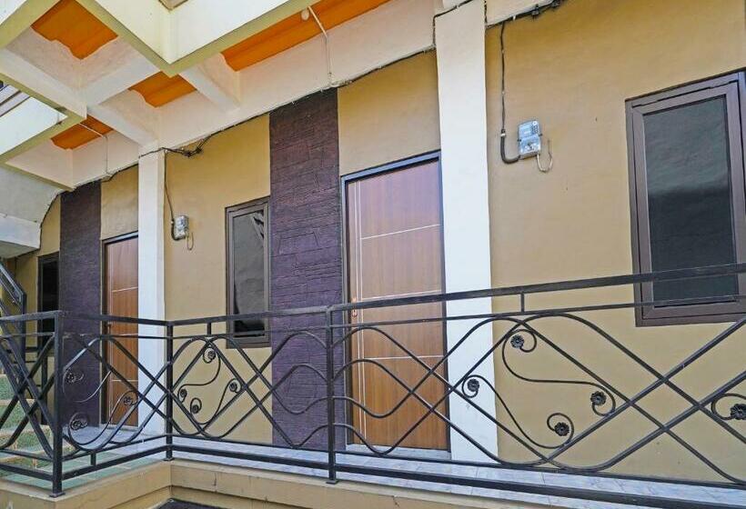 בית מלון כפרי Spot On 91993 Pondok Hs Padalarang Syariah