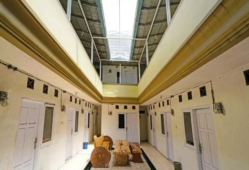 Hotelli Spot On 91993 Pondok Hs Padalarang Syariah