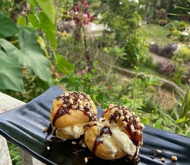 فندق صغير Air Manis Hillside Villa Cafe & Resto