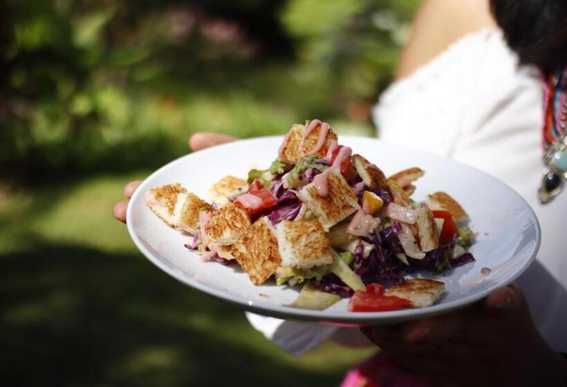 فندق صغير Air Manis Hillside Villa Cafe & Resto