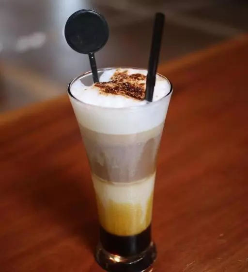 ユースホステル Air Manis Hillside Villa Cafe & Resto