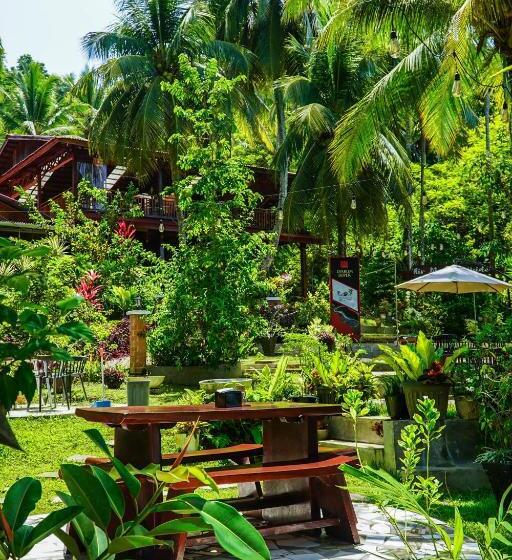 فندق صغير Air Manis Hillside Villa Cafe & Resto