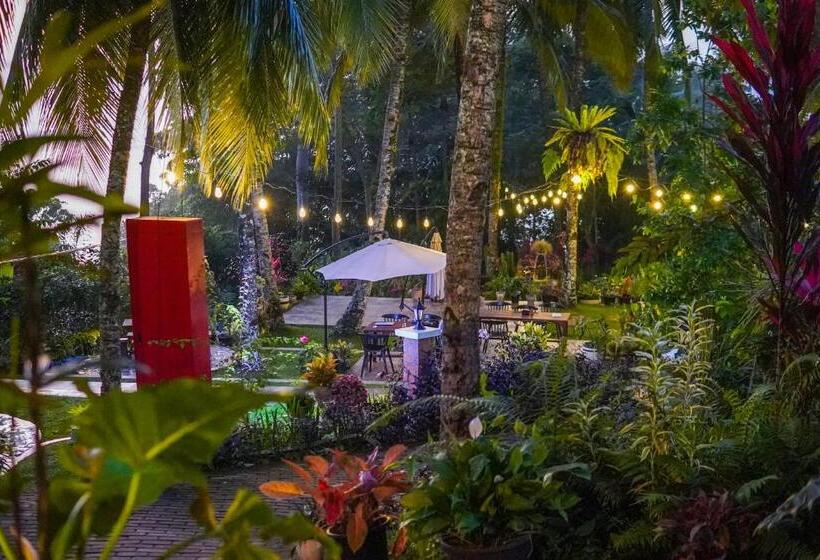 فندق صغير Air Manis Hillside Villa Cafe & Resto