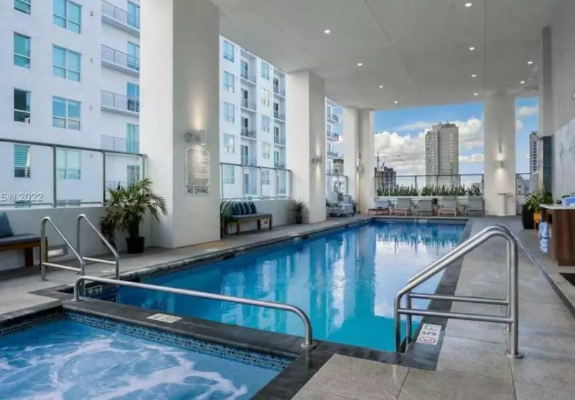 Comfortable Studio With King Bed And Queen Sofa Bed