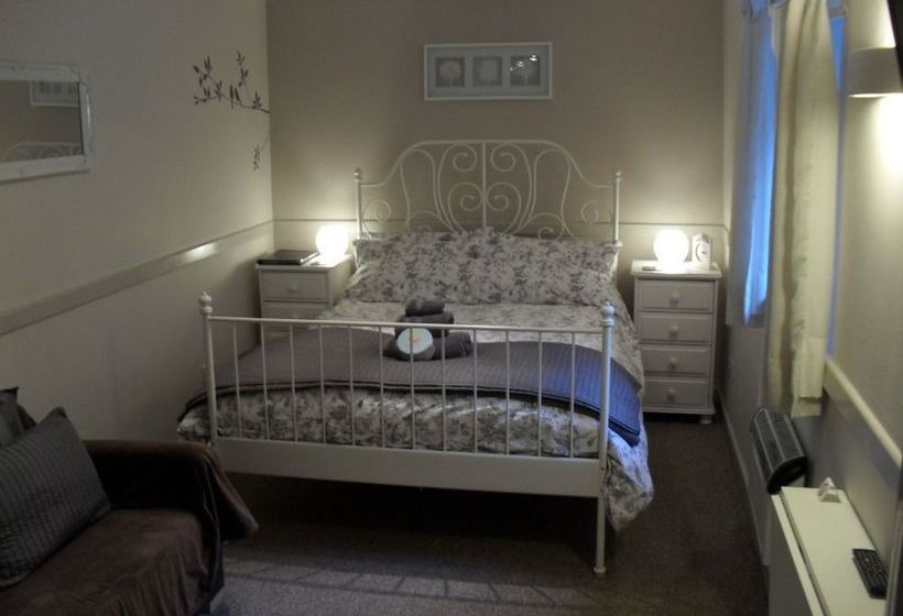 مبيت وإفطار Ferndale House