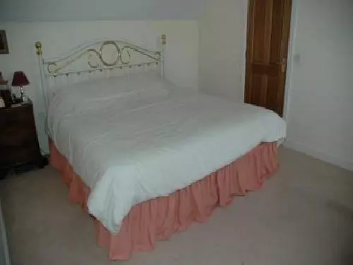 Bed and Breakfast Rebels Hide