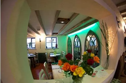 مبيت وإفطار The Live And Let Live