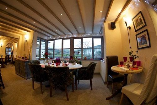 مبيت وإفطار The Live And Let Live