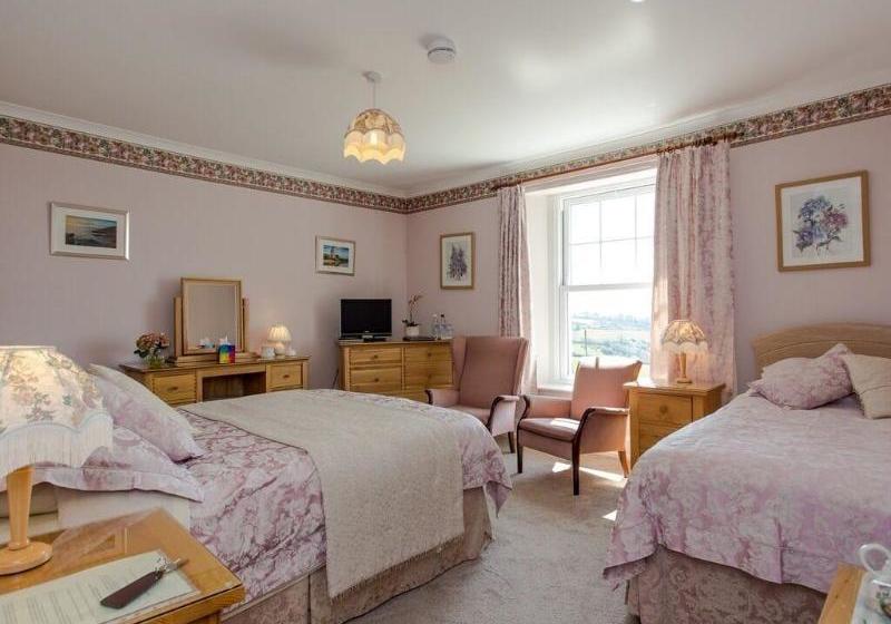 Отель Bucklawren Farm