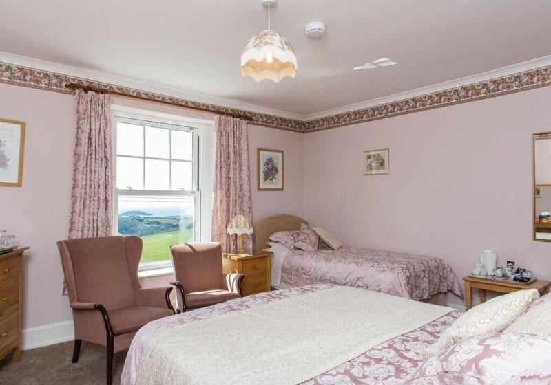 Отель Bucklawren Farm