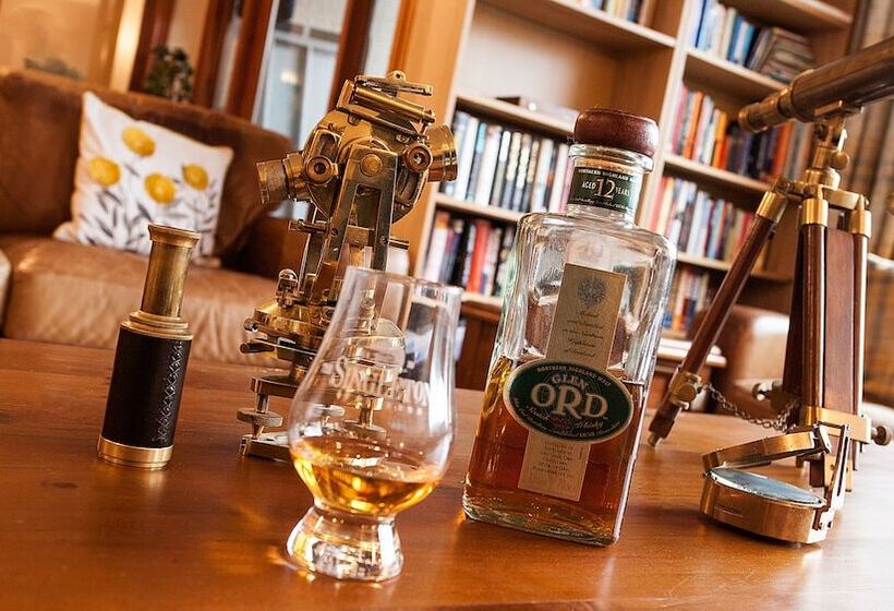 Отель Kinlochewe