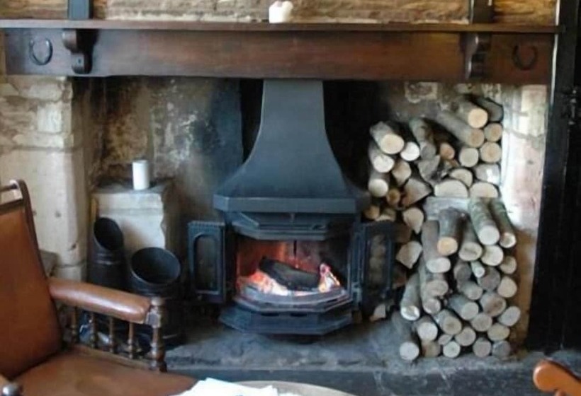 فندق The Crown Inn