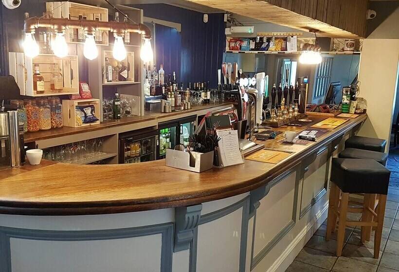 فندق The Crown Inn