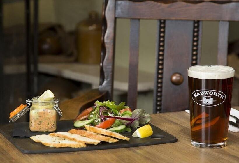 فندق The Crown Inn