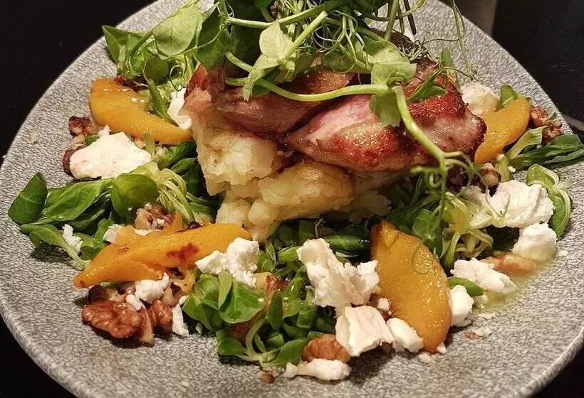 호텔 The Crown Inn