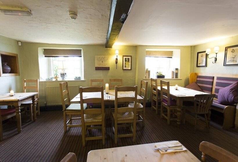 فندق The Crown Inn