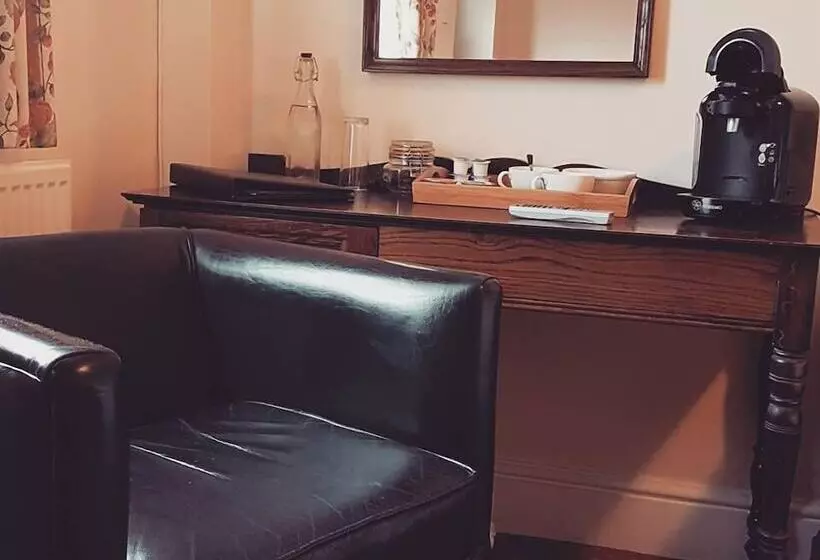 호텔 The Crown Inn