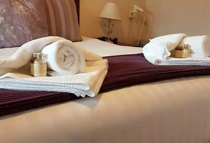 호텔 The Crown Inn