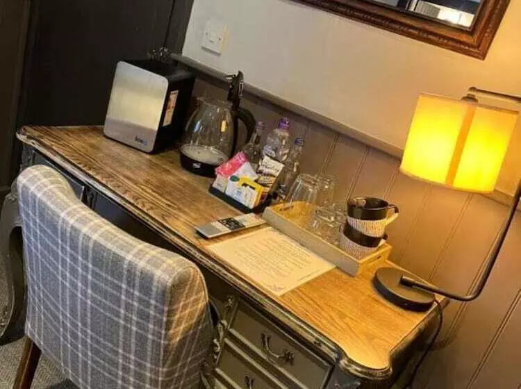 Отель The Crown Inn