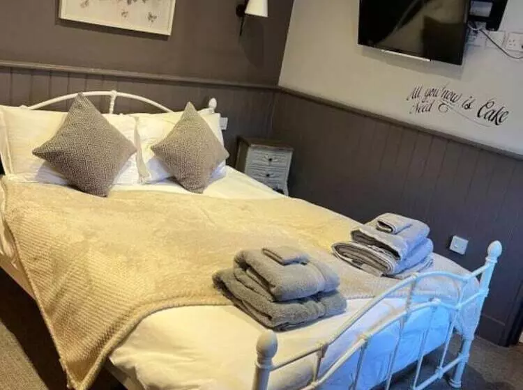 Отель The Crown Inn