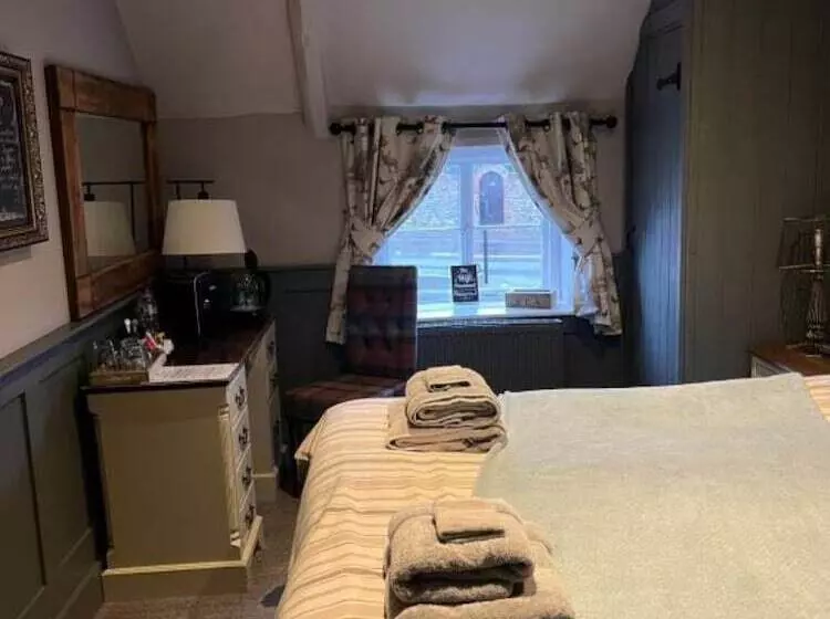 Отель The Crown Inn