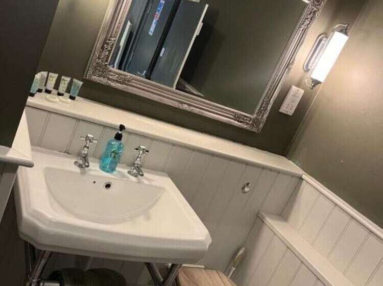 Отель The Crown Inn