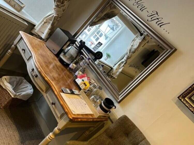 Отель The Crown Inn