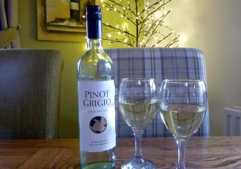 בית מלון כפרי The Old Ginn House Inn