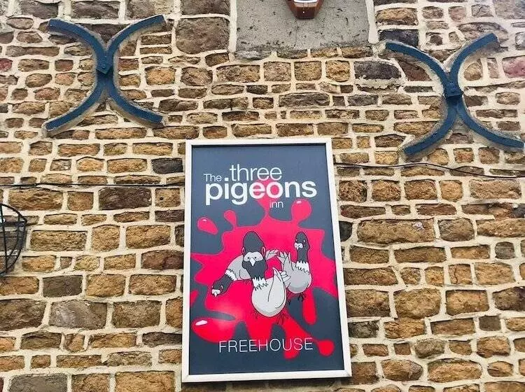 Hotel The Three Pigeons Inn