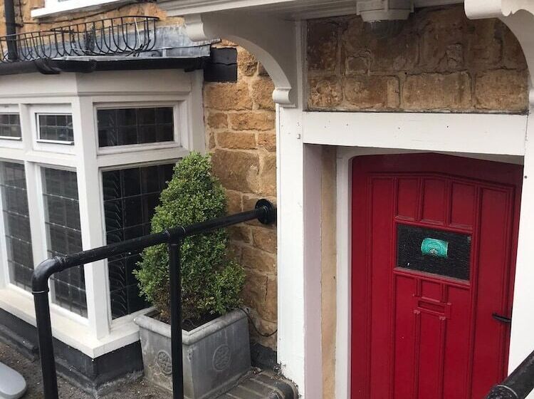 酒店 The Three Pigeons Inn