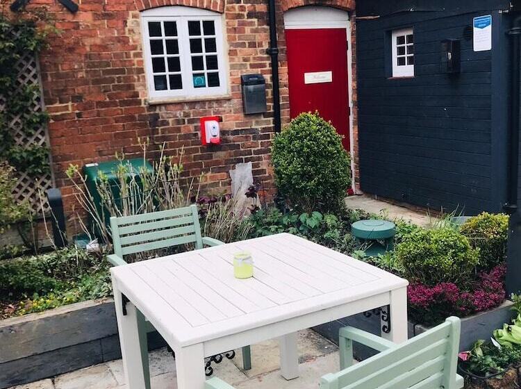 酒店 The Three Pigeons Inn