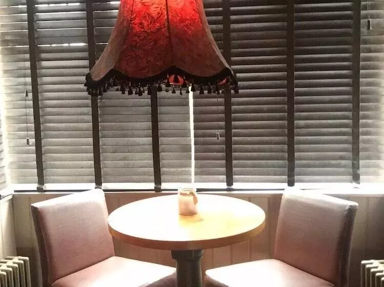 Hotel The Three Pigeons Inn