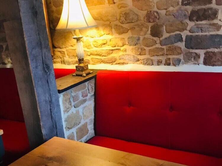 酒店 The Three Pigeons Inn