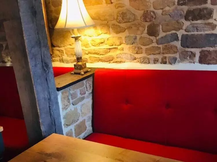 Hotel The Three Pigeons Inn