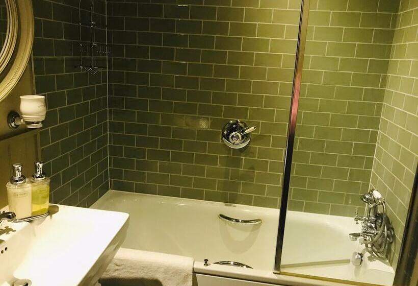 酒店 The Three Pigeons Inn