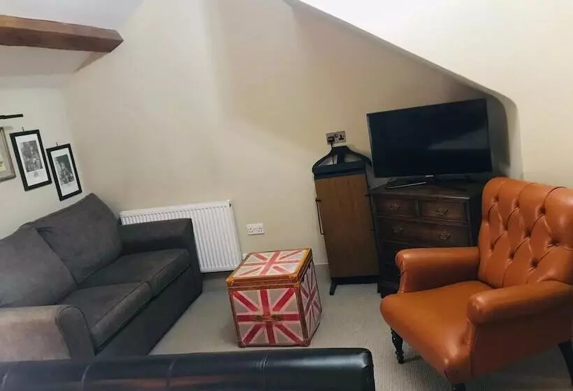 Hotel The Three Pigeons Inn