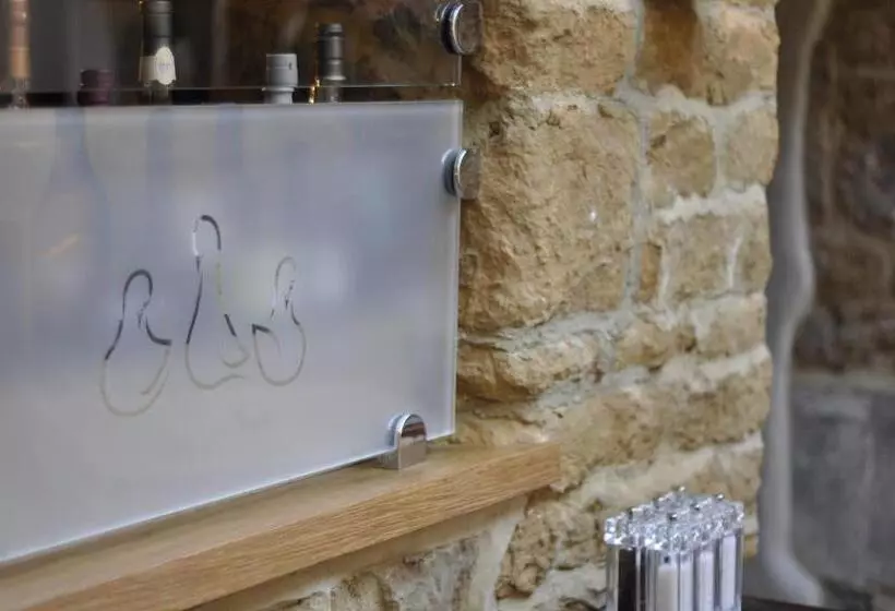 Hotel The Three Pigeons Inn