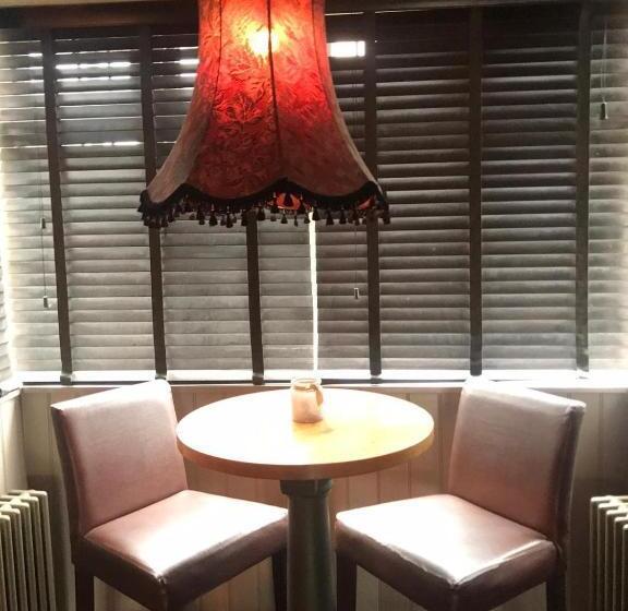 酒店 The Three Pigeons Inn