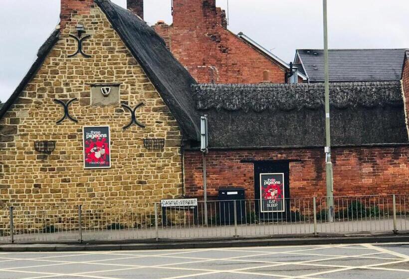 酒店 The Three Pigeons Inn