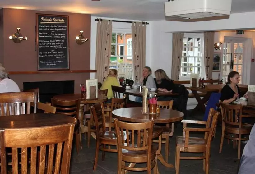 Отель The Wellington Arms